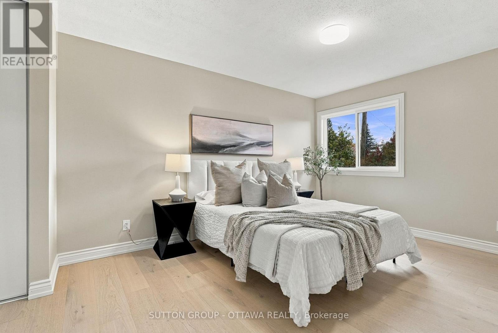 476 Rougemount Crescent — photo 26
