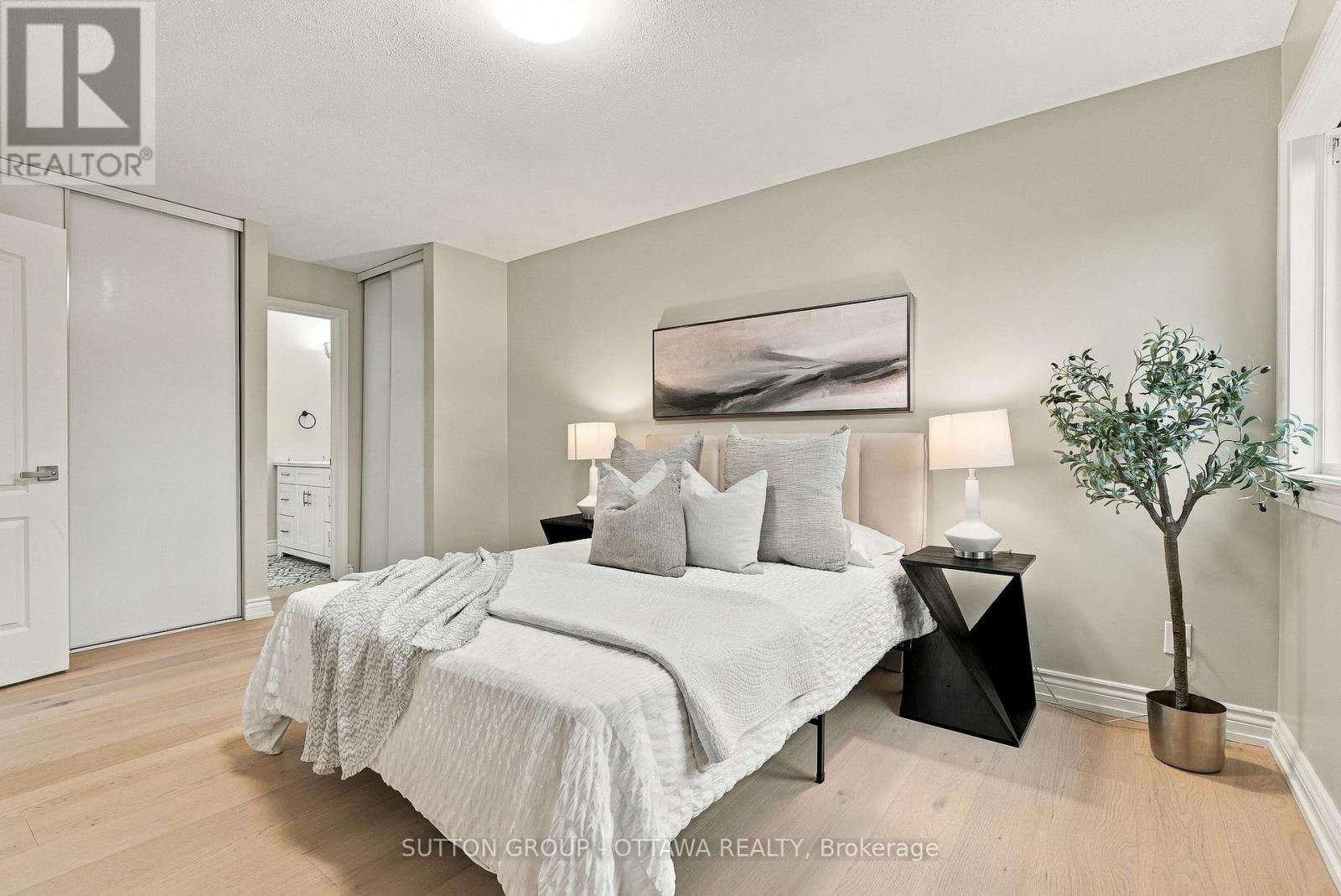 476 Rougemount Crescent — photo 27