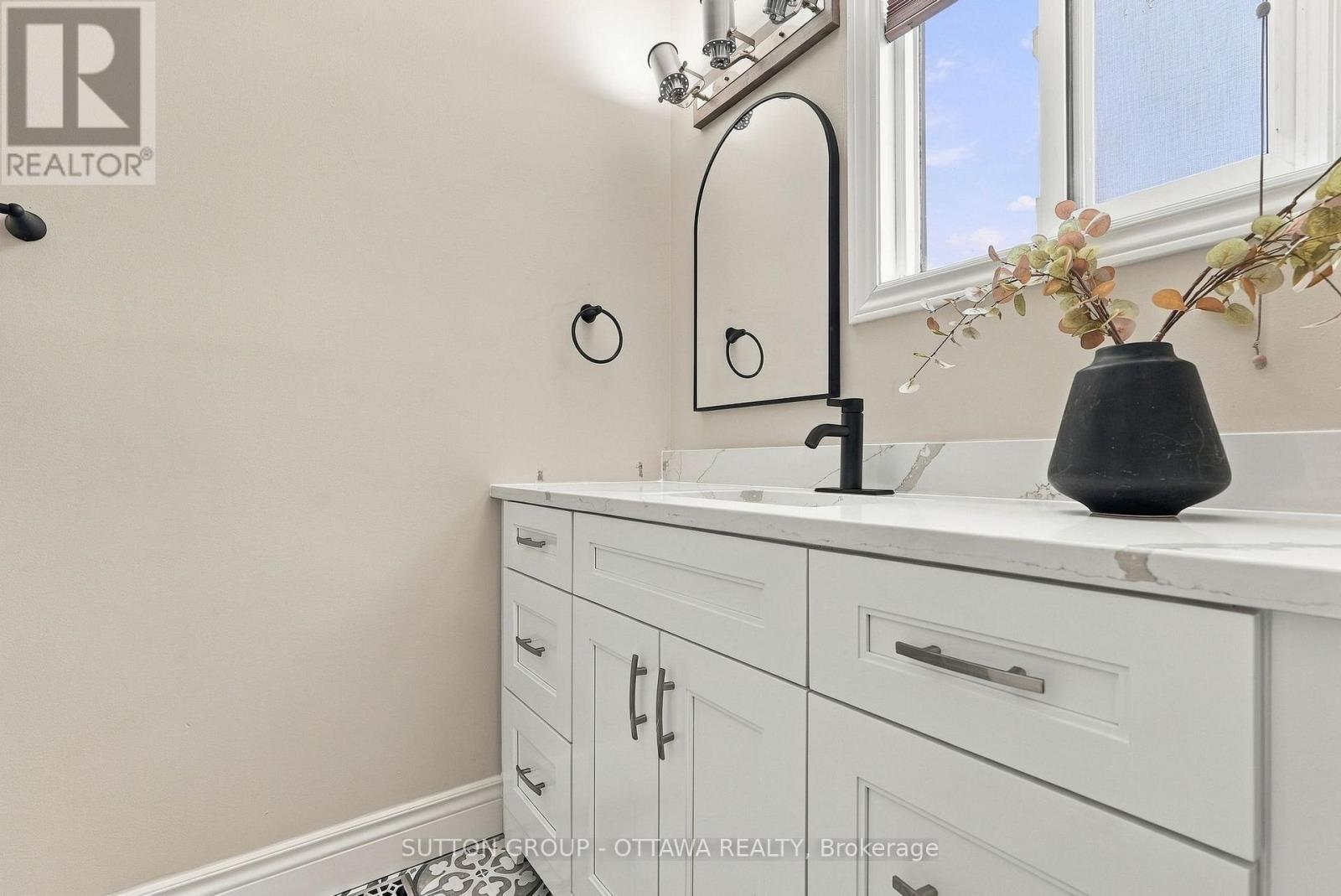 476 Rougemount Crescent — photo 30