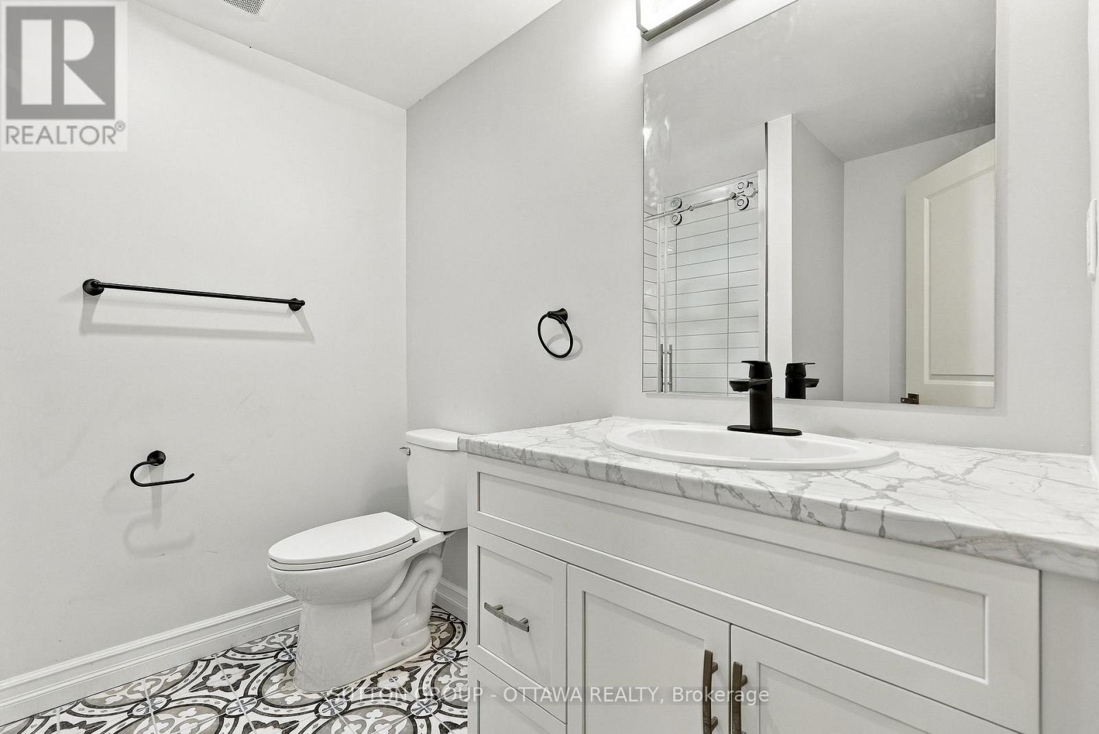 476 Rougemount Crescent — photo 43