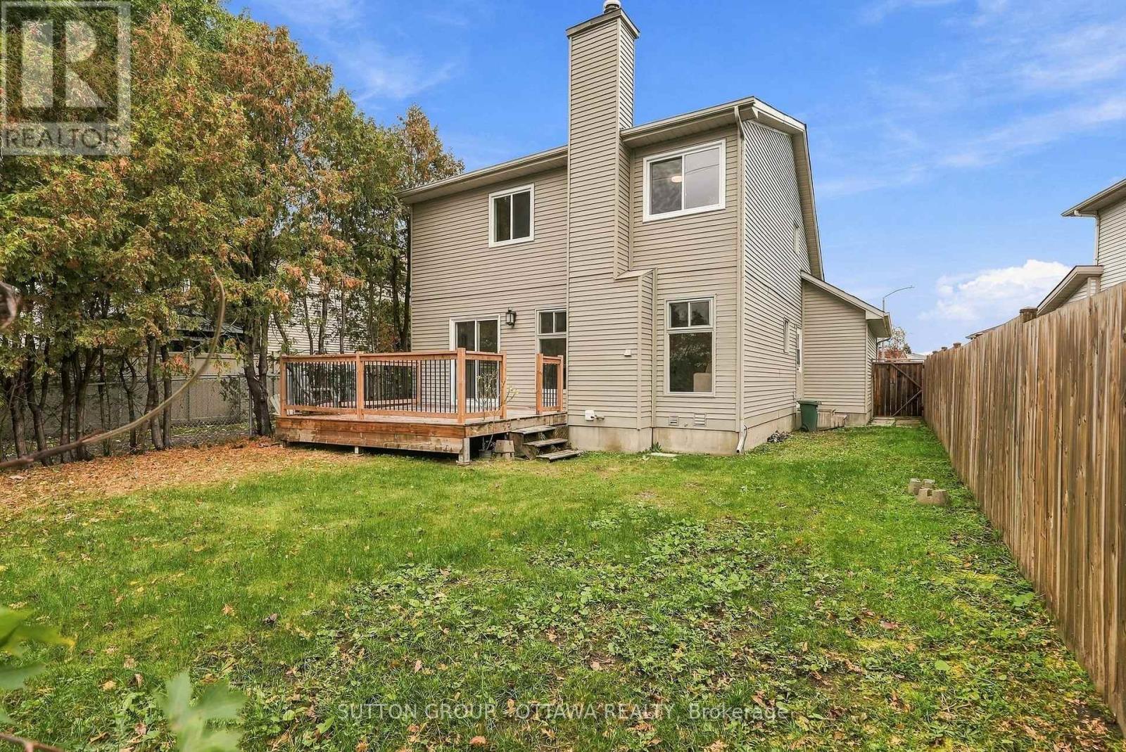 476 Rougemount Crescent — photo 46