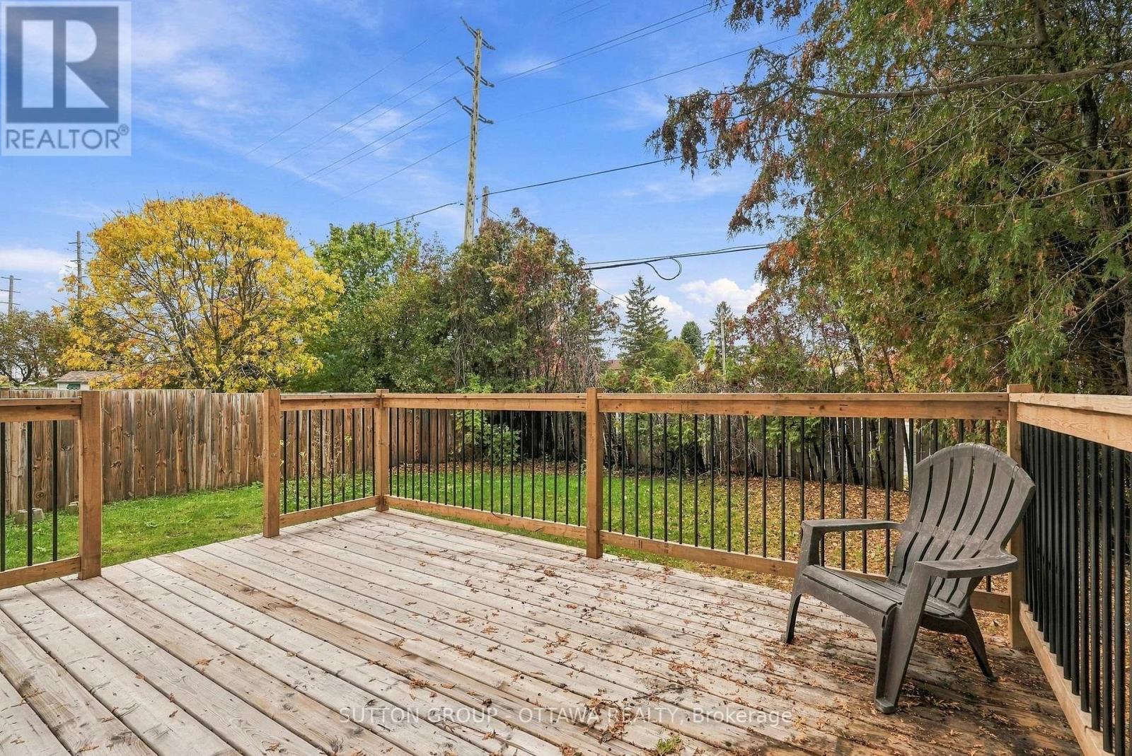 476 Rougemount Crescent — photo 48
