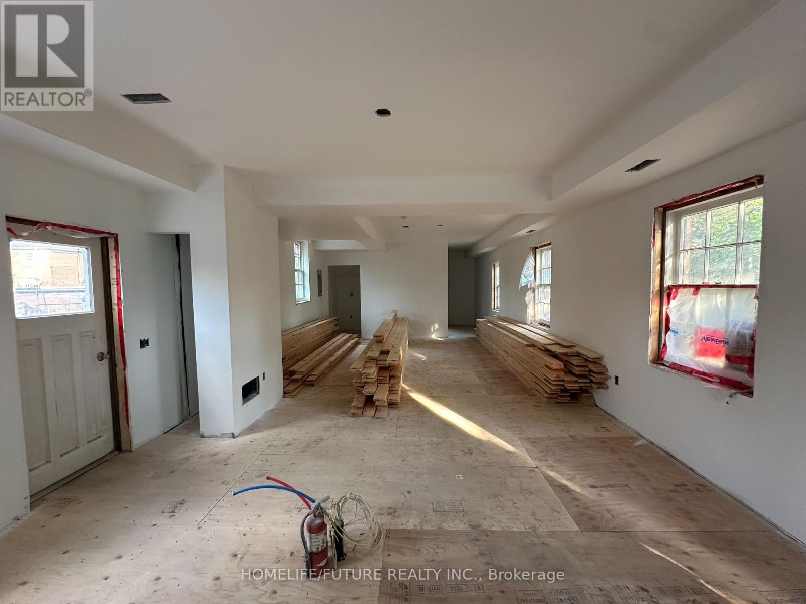 64 KING STREET - 24