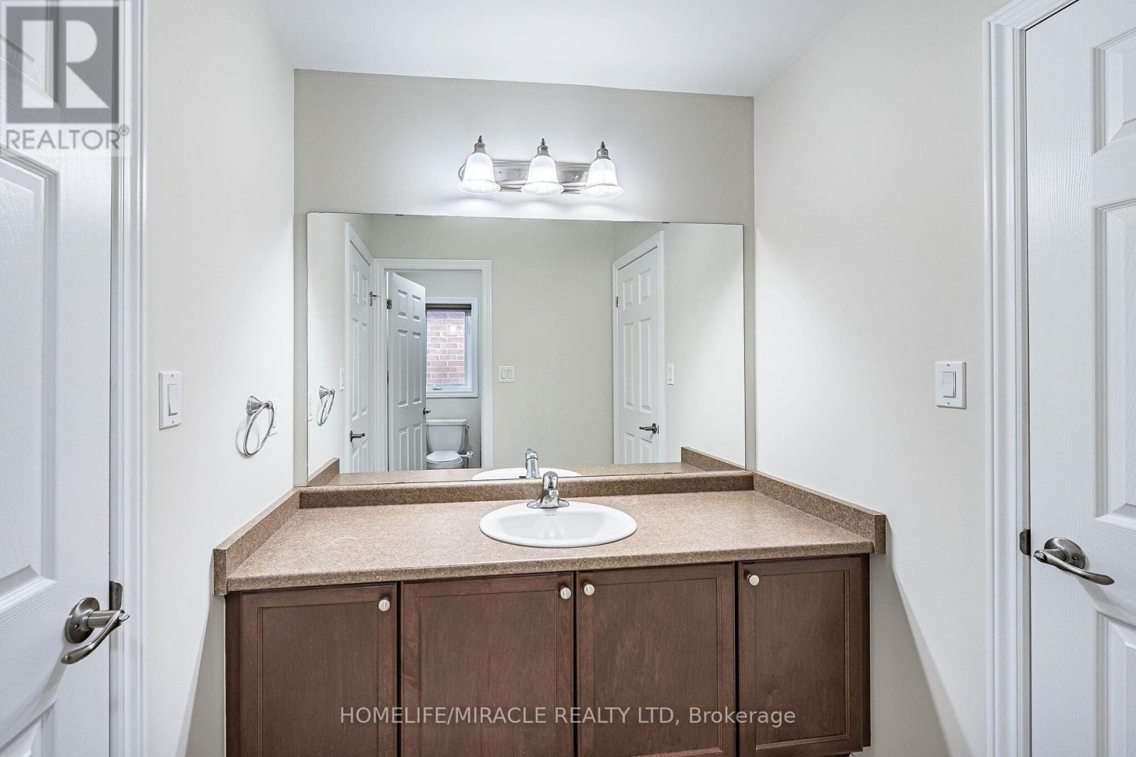 372 Remembrance Road, Brampton, ON photo 41
