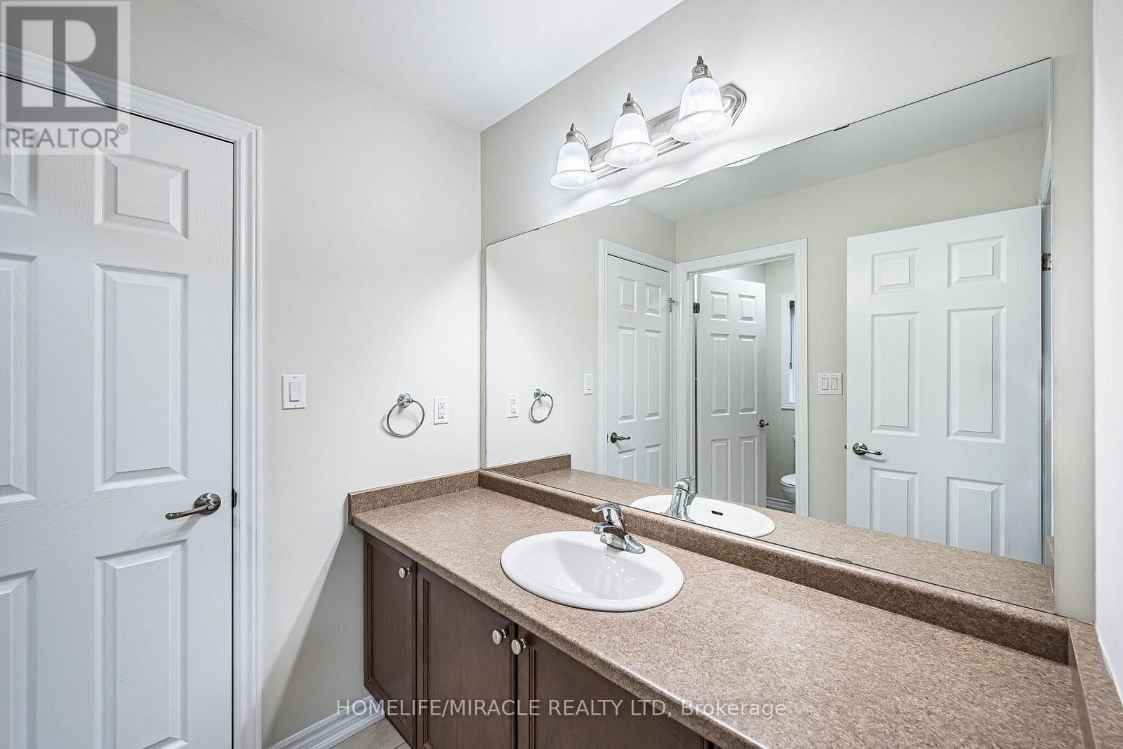 372 Remembrance Road, Brampton, ON photo 42