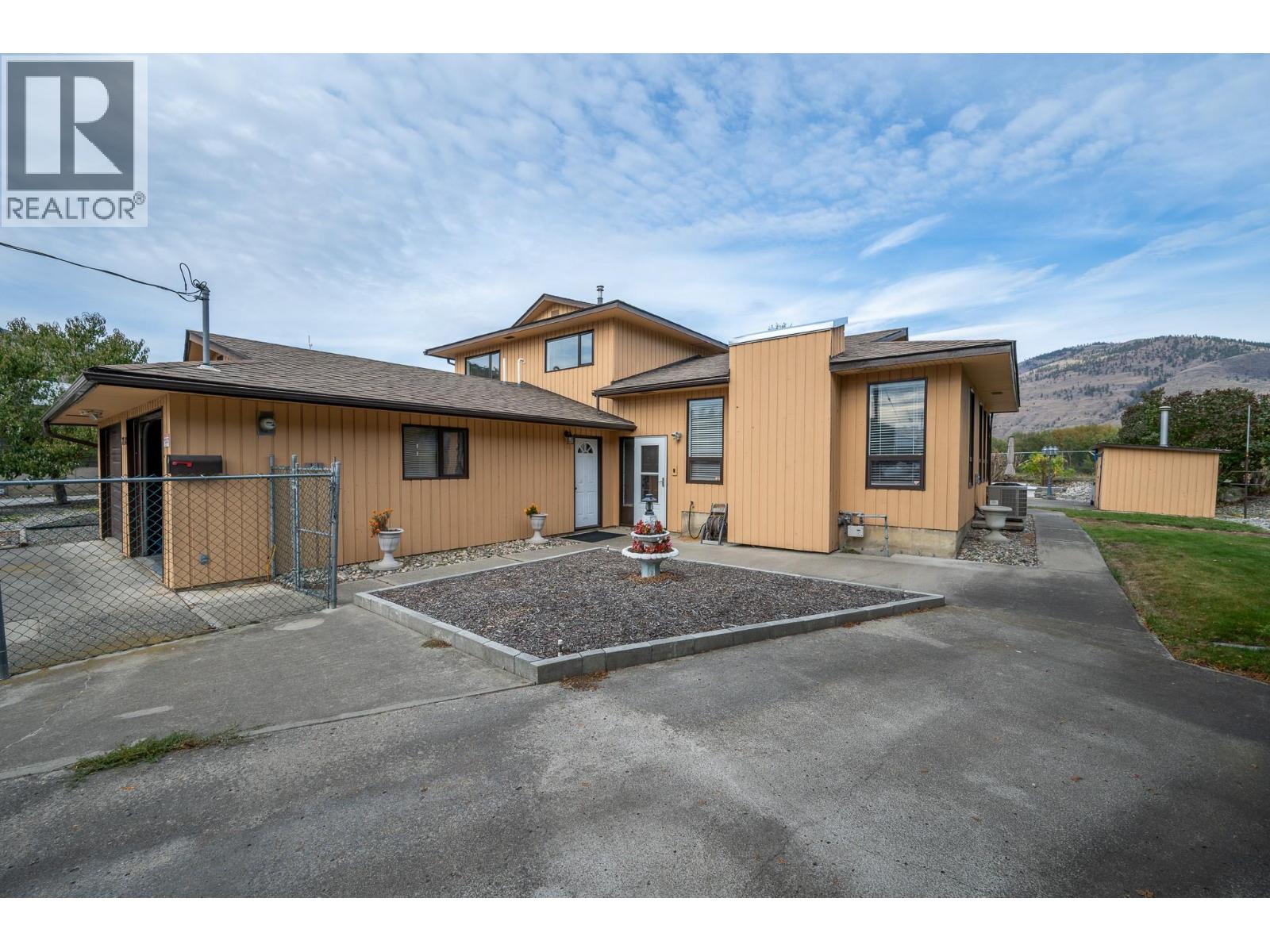718 Driftwood Place - 1