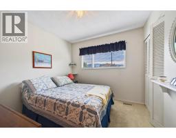 Foyer - 718 Driftwood Place, Kamloops, BC V2B7Y5 Photo 15