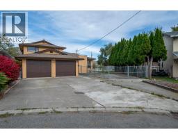 718 Driftwood Place, Kamloops, BC V2B7Y5 Photo 32
