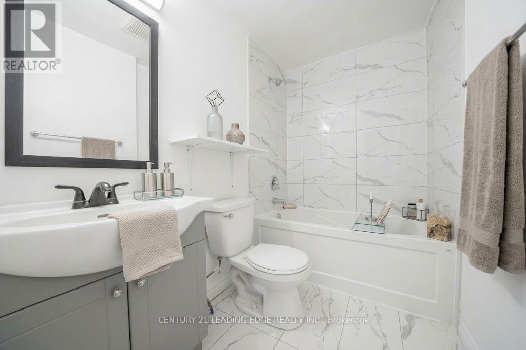 10239 Cochrane Road, Clarington, ON photo 14