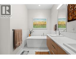 5pc Ensuite bath - 1349 Rocky Point Drive Unit# 8, Kelowna, BC V1V0B5 Photo 15