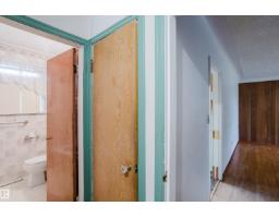 9303 86 St Nw, Edmonton, AB T6C3E6 Photo 12