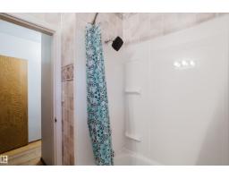 9303 86 St Nw, Edmonton, AB T6C3E6 Photo 13