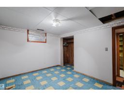 9303 86 St Nw, Edmonton, AB T6C3E6 Photo 18
