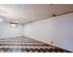 9303 86 St Nw, Edmonton, AB T6C3E6 Photo 17