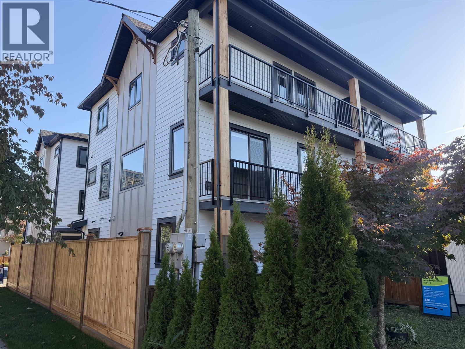 2 7087 MARY AVENUE — photo 3