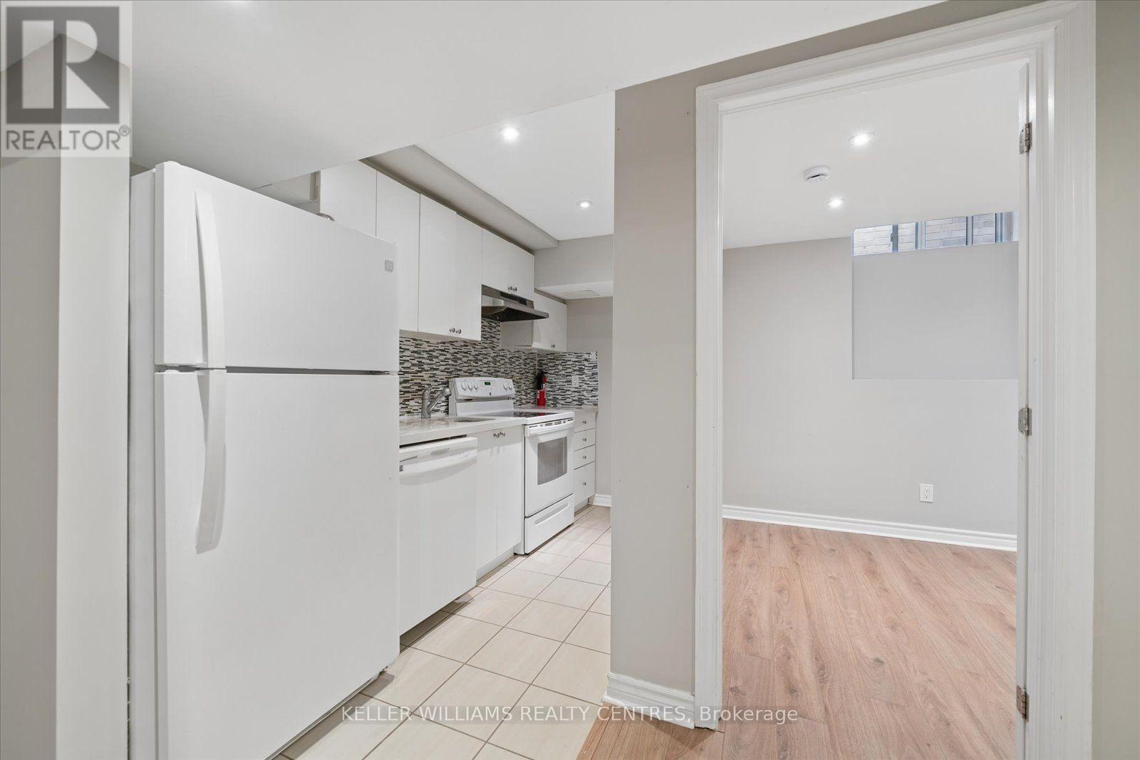 668 McGregor Farm Trail, Newmarket, ON photo 21