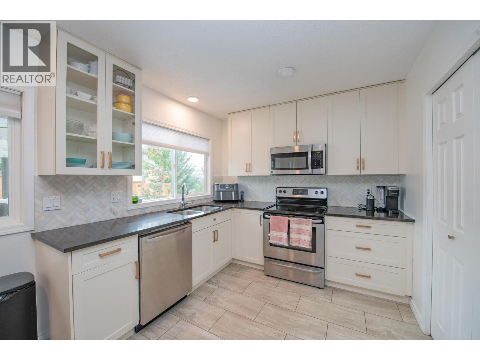 1200 28th Avenue, Vernon