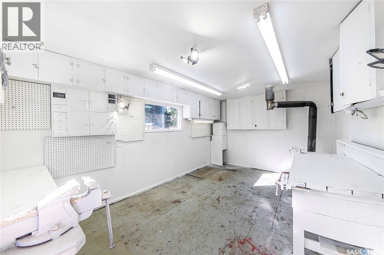 330 Acadia DRIVE - 44