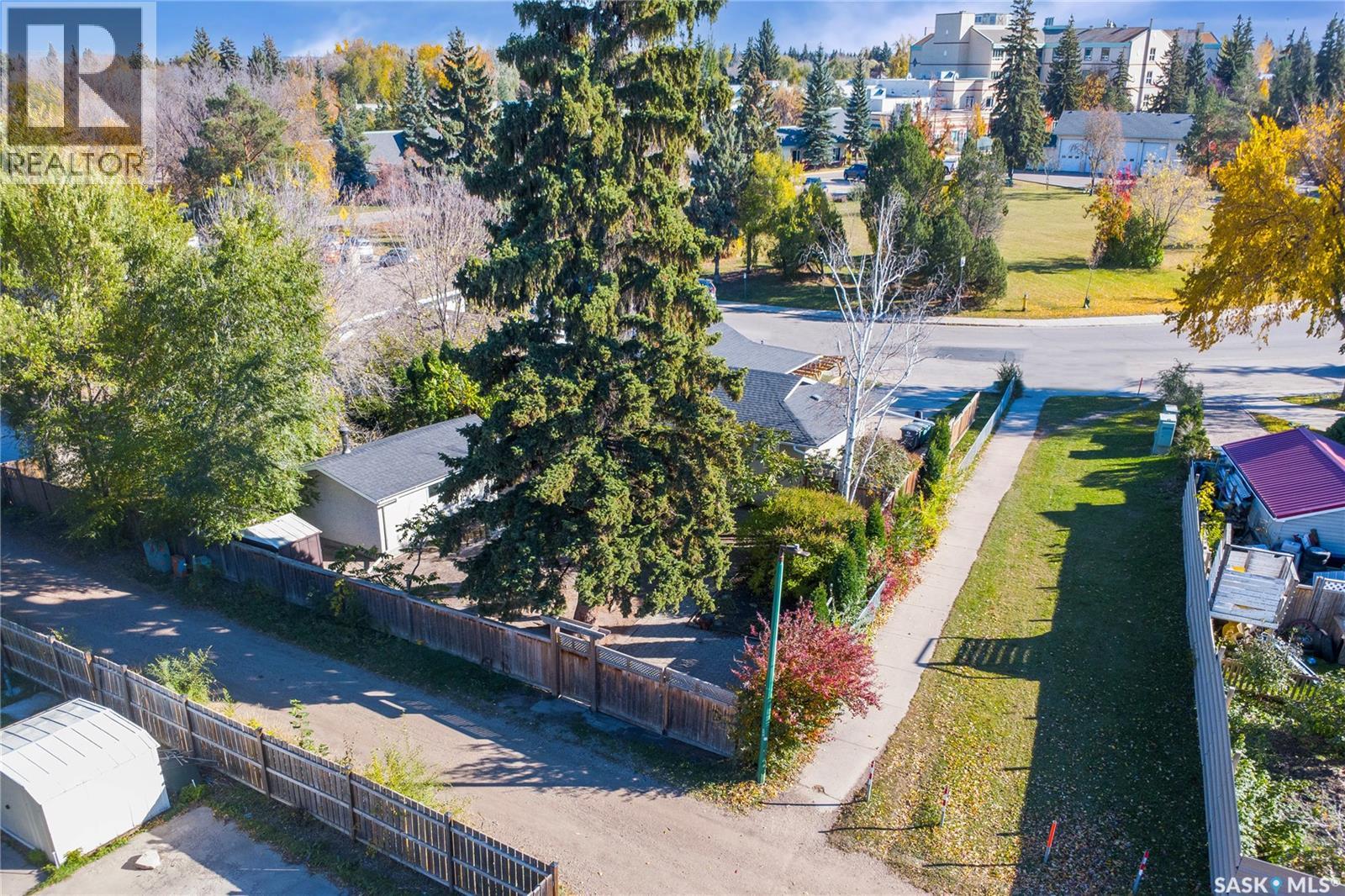 330 Acadia DRIVE - 51