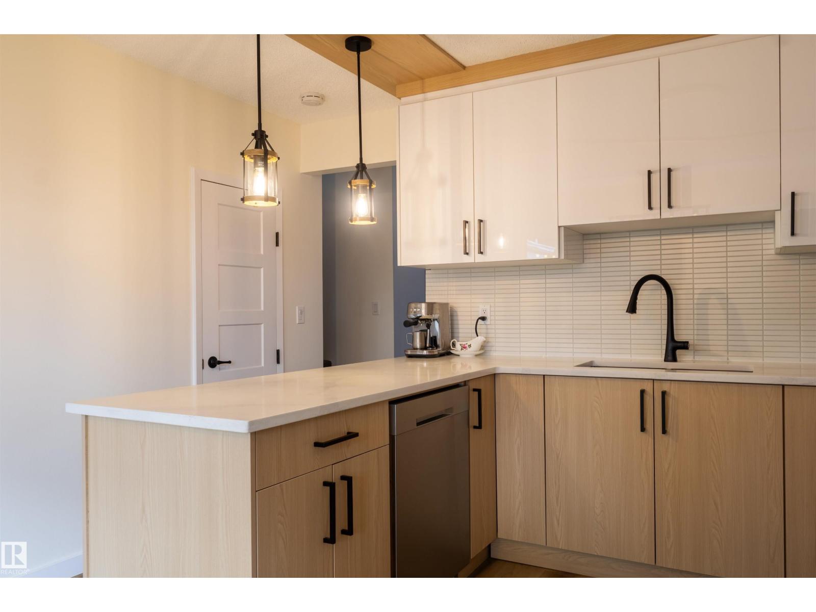 10619 35 AV NW, Edmonton — photo 10