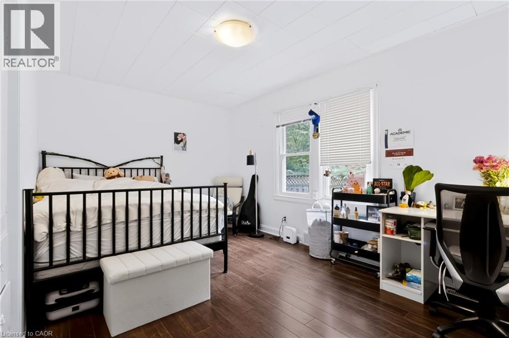 23 FORSYTH Avenue S, Hamilton — photo 12