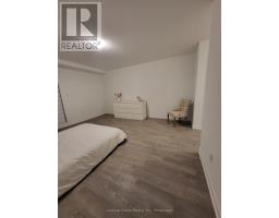 60 Hooyo Terrace, Toronto, ON M6A0E2 Photo 15