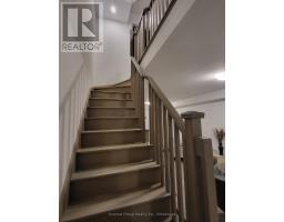 60 Hooyo Terrace, Toronto, ON M6A0E2 Photo 23