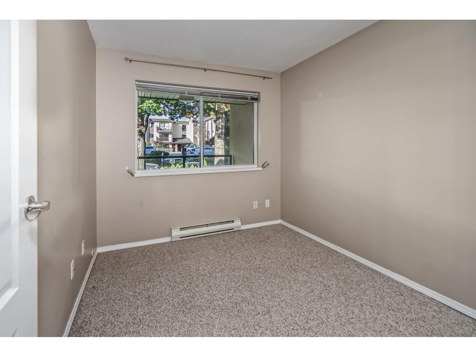 Photo 18 of 27
