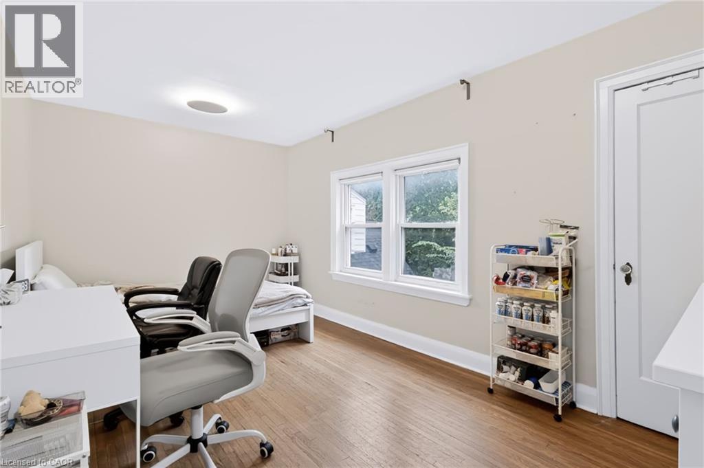 27 Forsyth Avenue South — photo 20