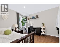 Living room - 27 Forsyth Avenue S, Hamilton, ON L8S2A4 Photo 13