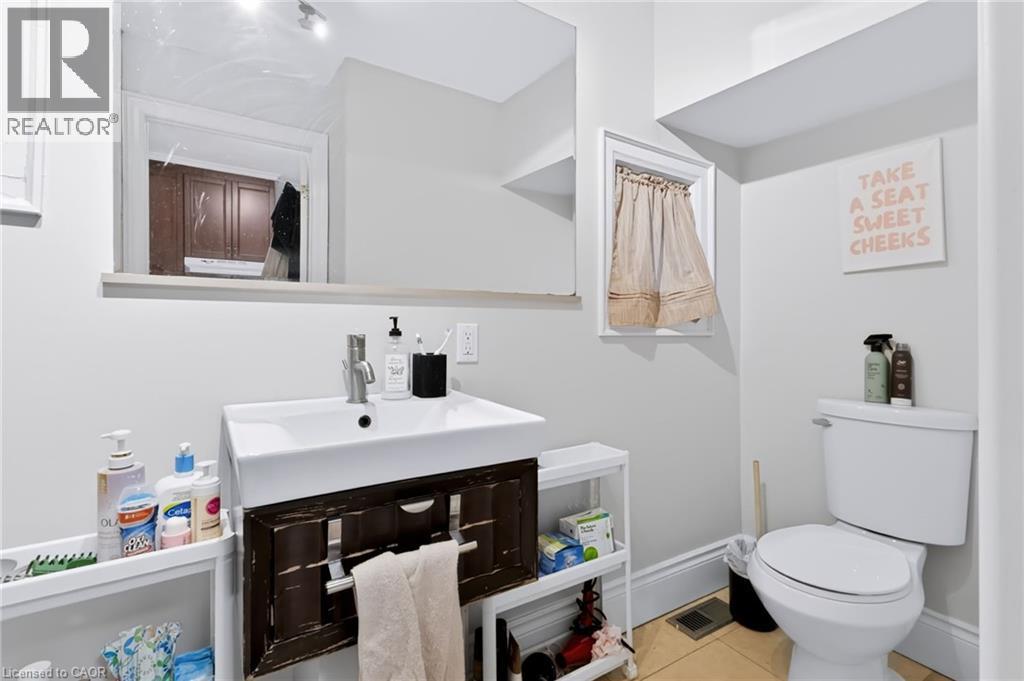 27 Forsyth Avenue South — photo 17