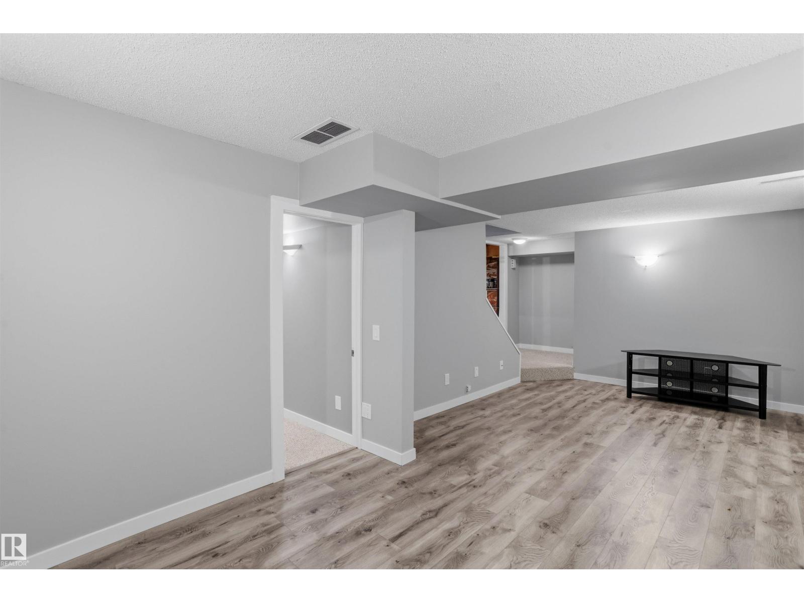 9 Davy Crescent, photo 32