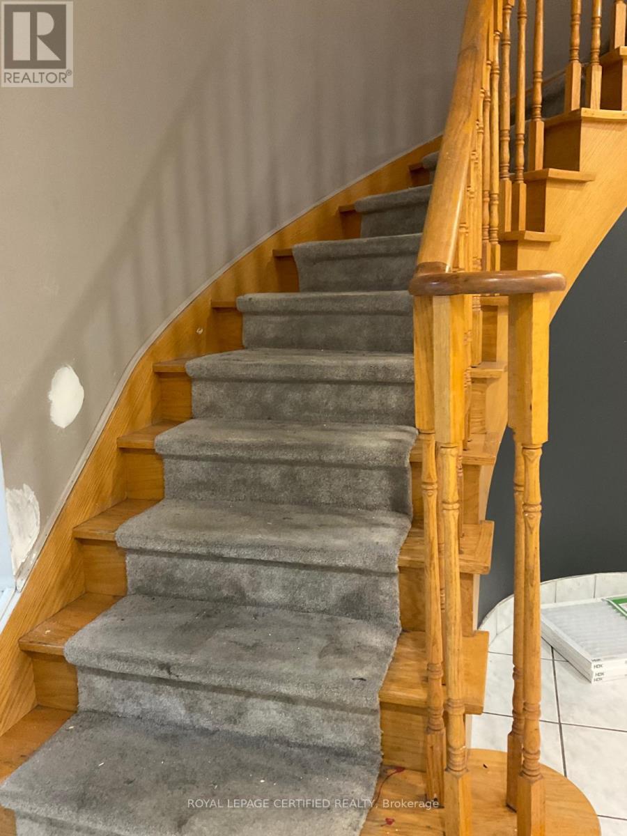 UPPER - 211 MACEDONIA CRESCENT, Mississauga (Fairview) — photo 10