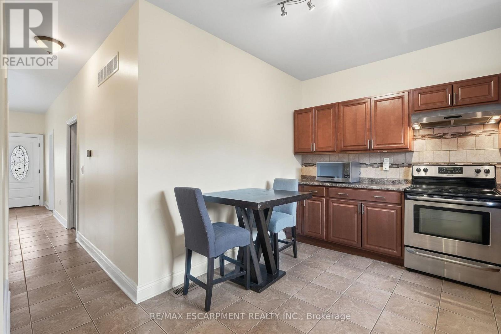 57 Tisdale Street North, Hamilton, ON photo 13
