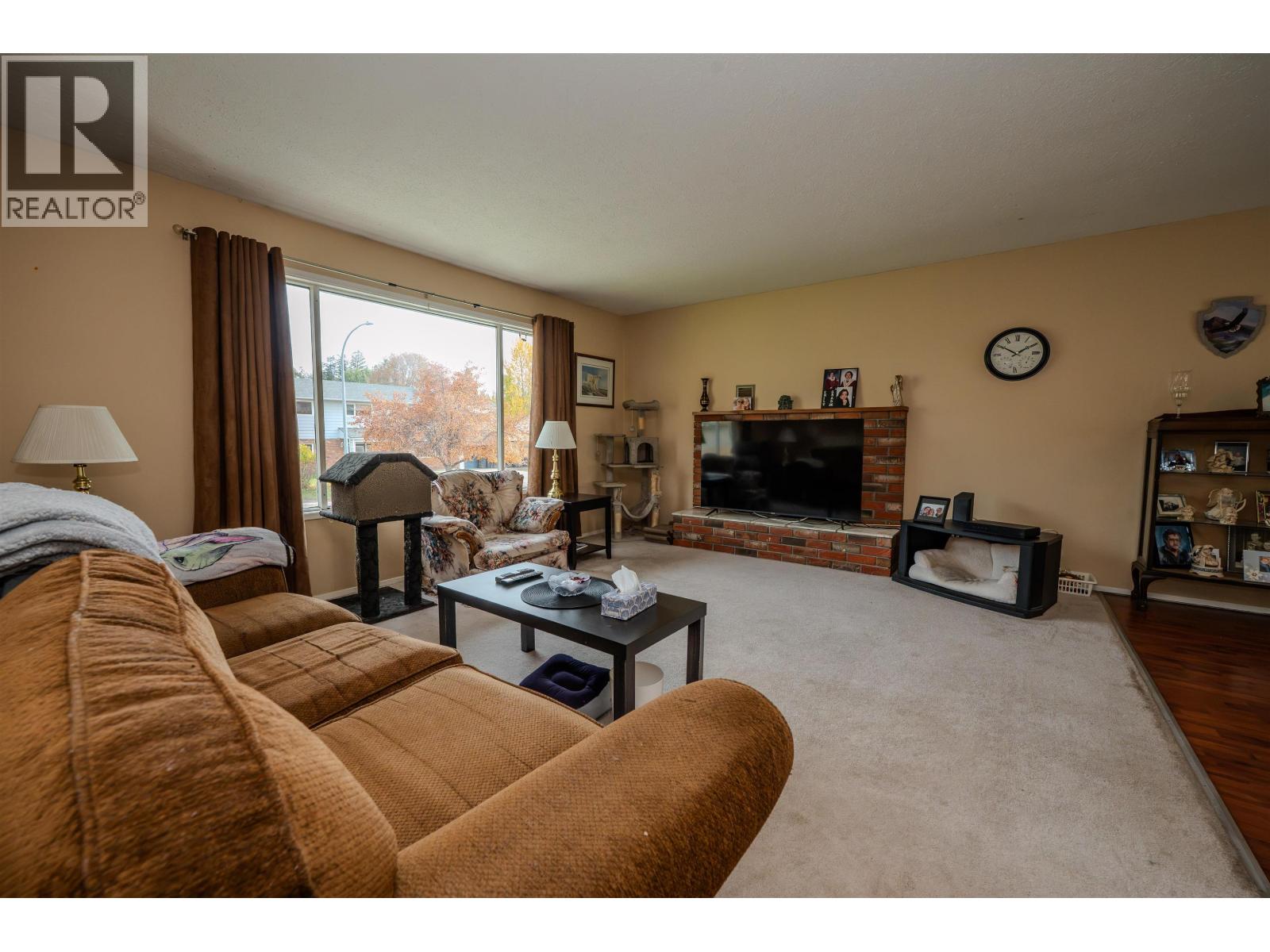 335 DODWELL STREET - 4