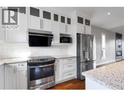 1160 Dunsterville Ave, Saanich, BC V8Z2W7 Photo 30