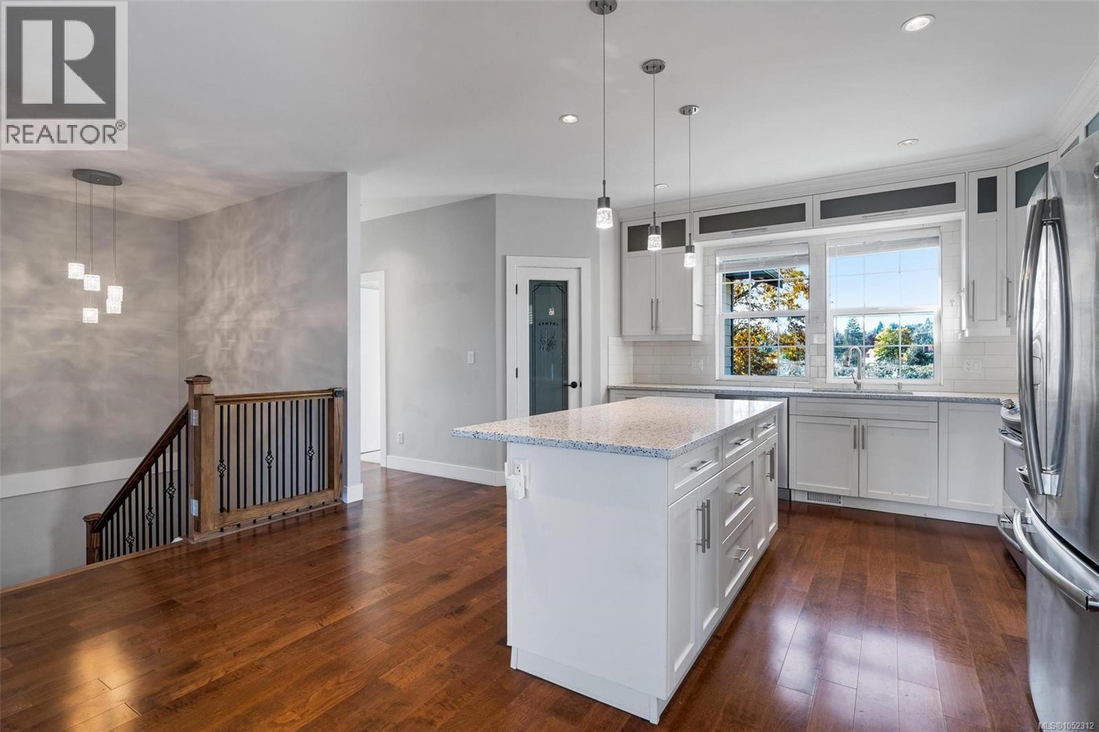  1160 Dunsterville Avenue, Saanich