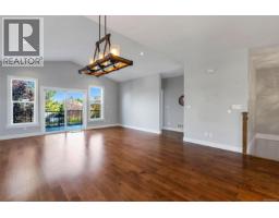 1160 Dunsterville Ave, Saanich, BC V8Z2W7 Photo 24