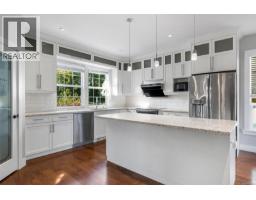 1160 Dunsterville Ave, Saanich, BC V8Z2W7 Photo 31