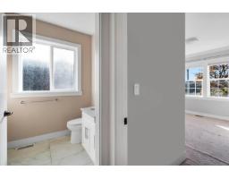 1160 Dunsterville Ave, Saanich, BC V8Z2W7 Photo 43
