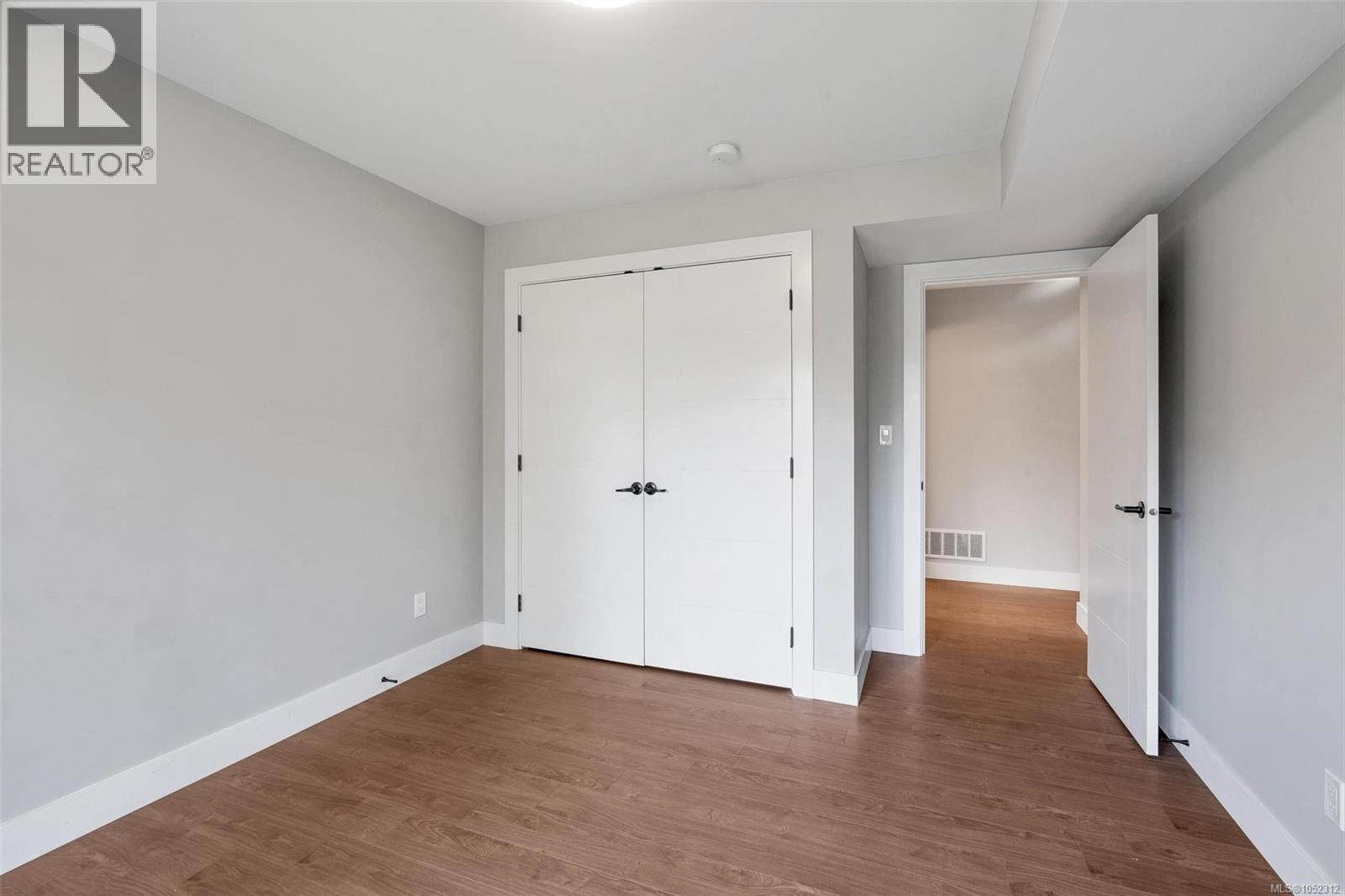 1160 Dunsterville Ave - 49