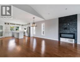 1160 Dunsterville Ave, Saanich, BC V8Z2W7 Photo 25