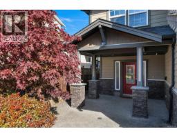 1160 Dunsterville Ave, Saanich, BC V8Z2W7 Photo 21
