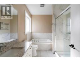 1160 Dunsterville Ave, Saanich, BC V8Z2W7 Photo 36