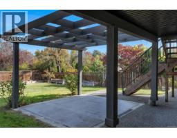 1160 Dunsterville Ave, Saanich, BC V8Z2W7 Photo 69