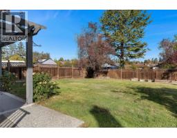 1160 Dunsterville Ave, Saanich, BC V8Z2W7 Photo 70
