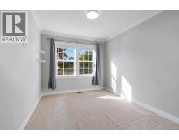1160 Dunsterville Ave, Saanich, BC V8Z2W7 Photo 39