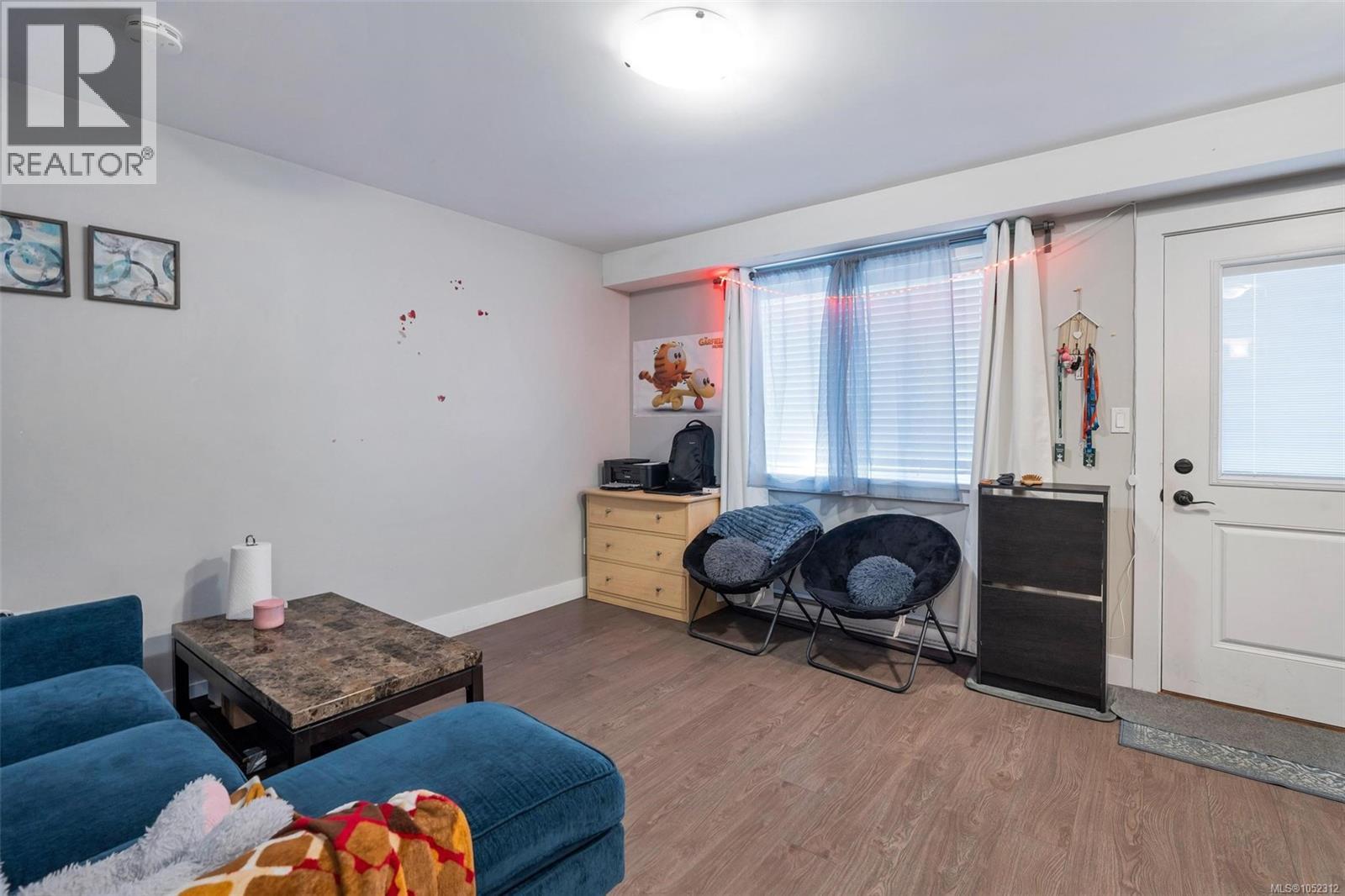 1160 Dunsterville Ave - 56