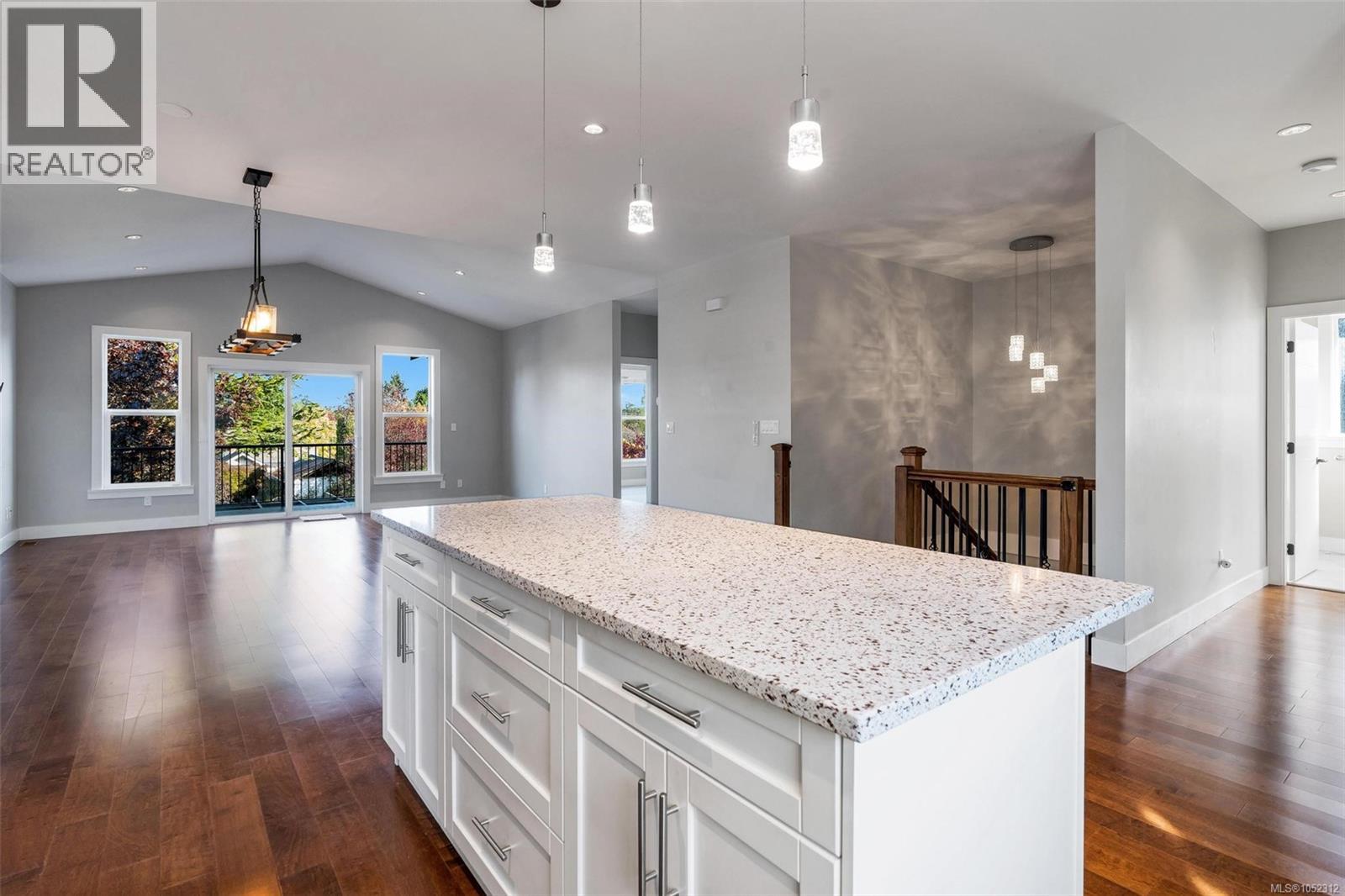 1160 Dunsterville Ave - 38