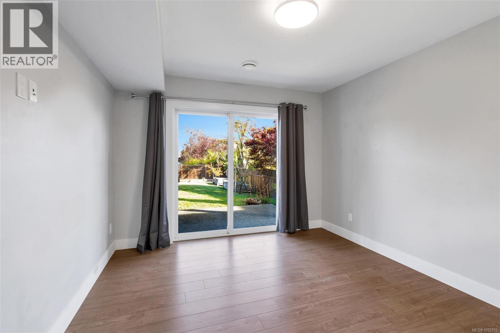  1160 Dunsterville Avenue, Saanich